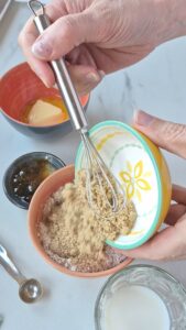 Mini-Lebkuchen mit Schokolade, einfaches Rezept ohne Ei Lebkuchen Schokolade Schritt 10 Braunen Zucker In Schüssel Geben