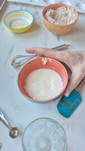Mini-Lebkuchen mit Schokolade, einfaches Rezept ohne Ei Lebkuchen Schokolade Schritt 5 Milch Und Zucker Verrühren