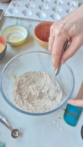 Mini-Lebkuchen mit Schokolade, einfaches Rezept ohne Ei Lebkuchen Schokolade Schritt 9 Trockene Zutaten Vermischen