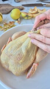 Brathähnchen mit Quitten und Lebkuchengewürz Lebkuchengewurz Hahnchen Schritt 11 Hahnchen Haut Lösen Hände