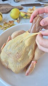 Brathähnchen mit Quitten und Lebkuchengewürz Lebkuchengewurz Hahnchen Schritt 13 Haut Vom Hähnchen Lösen